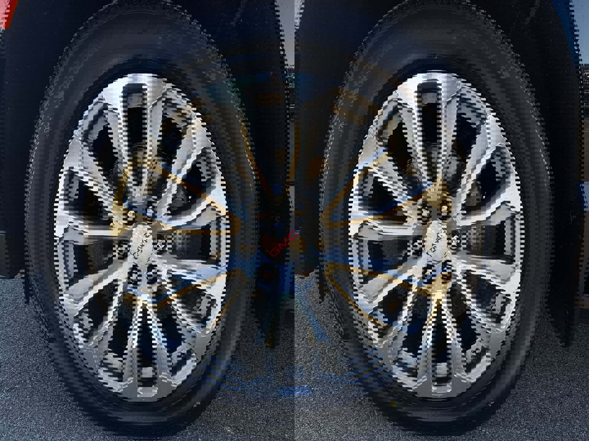 Used 2021 GMC Yukon Denali image 34