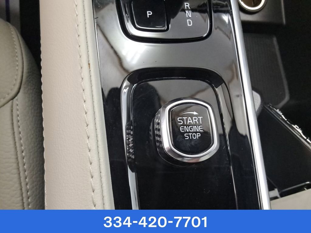 New 2025 Volvo XC90 T8 Plus w/ Protection Package Premier image 32