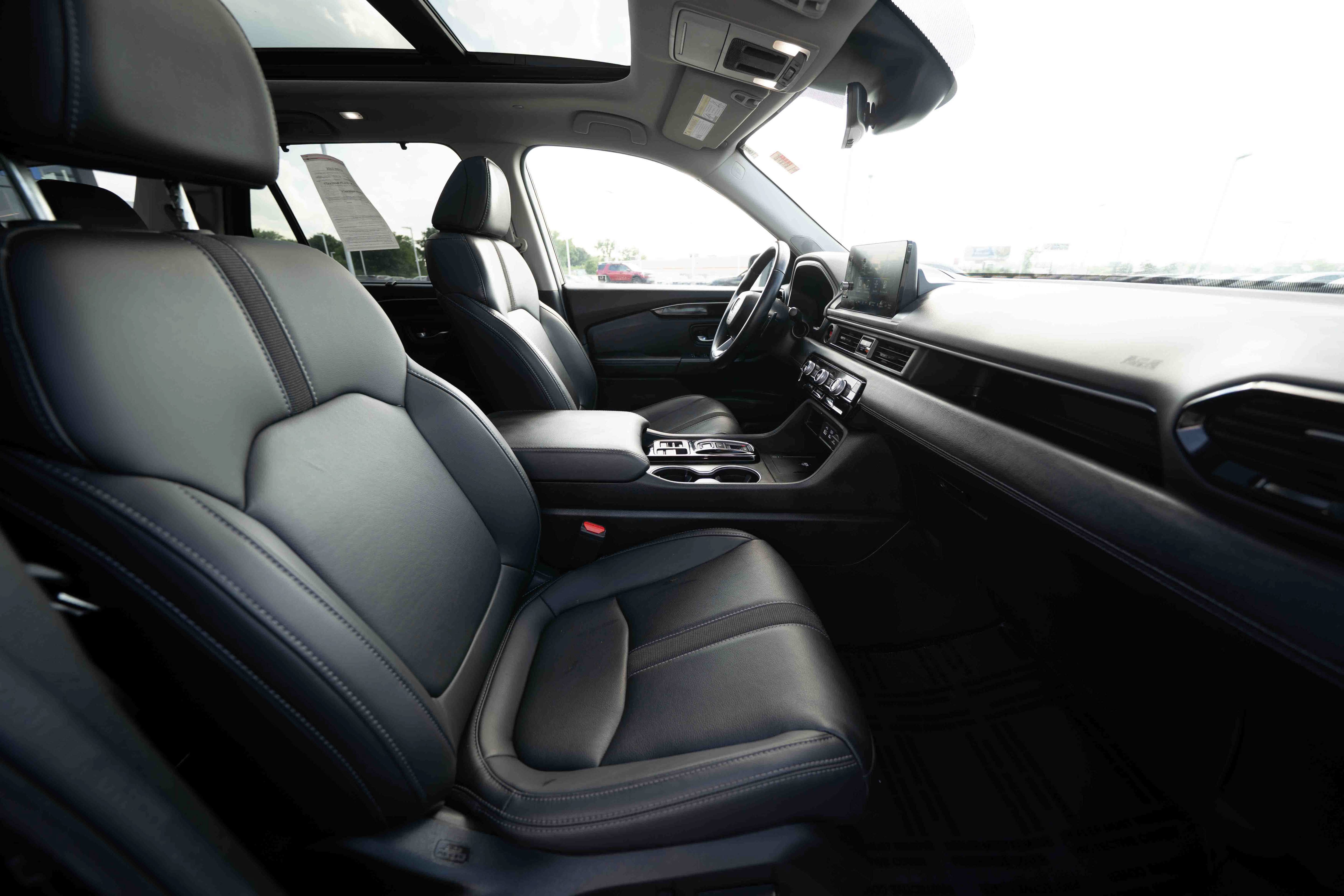 Used 2025 Honda Pilot Touring image 27
