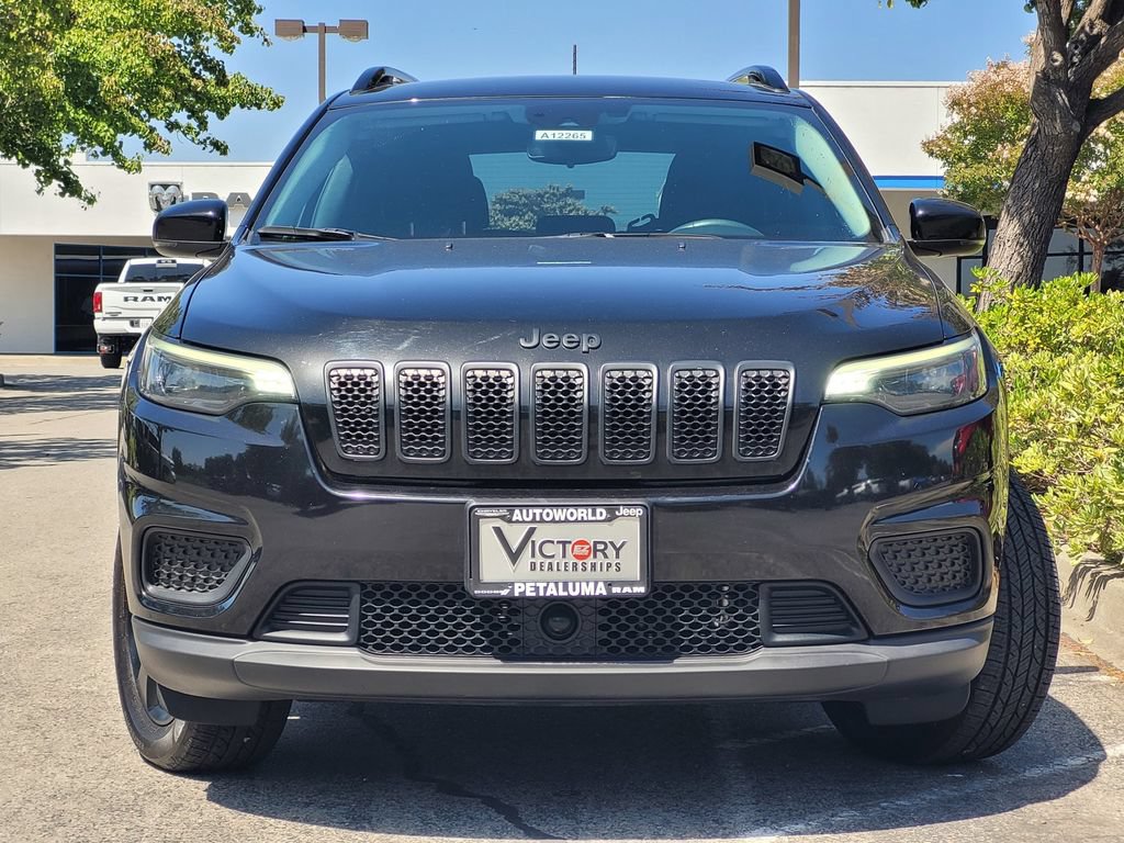 Used 2021 Jeep Cherokee Latitude AWD/4WD image 2