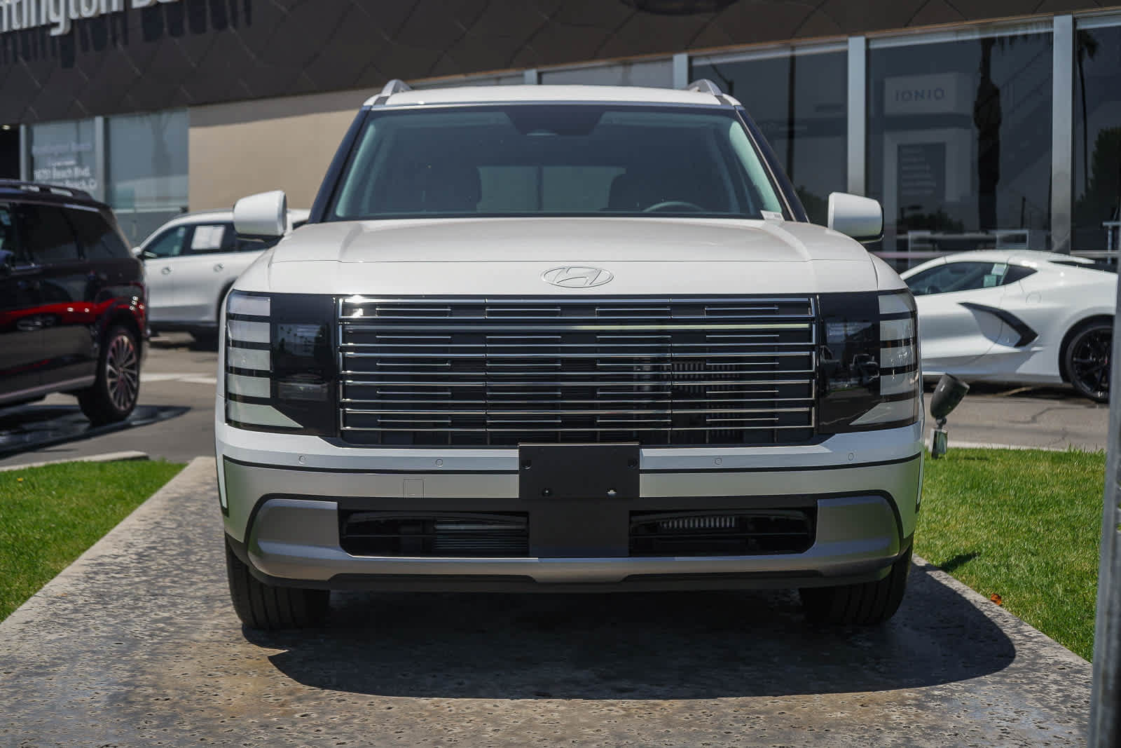 New 2026 Hyundai Palisade FWD Hybrid image 2