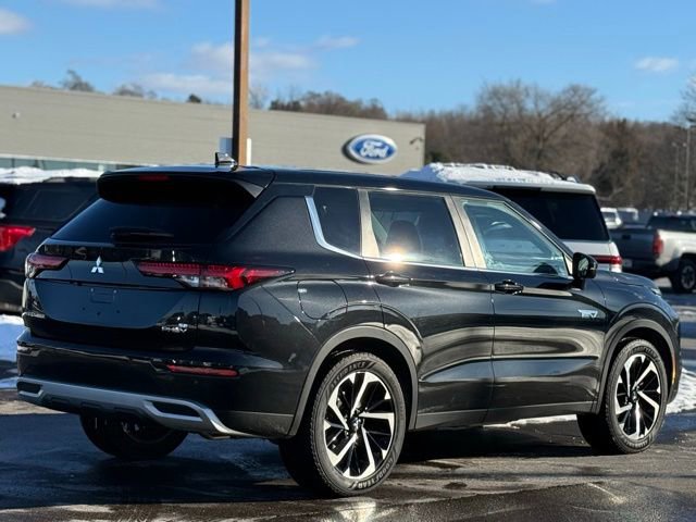 Used 2023 Mitsubishi Outlander SE image 43