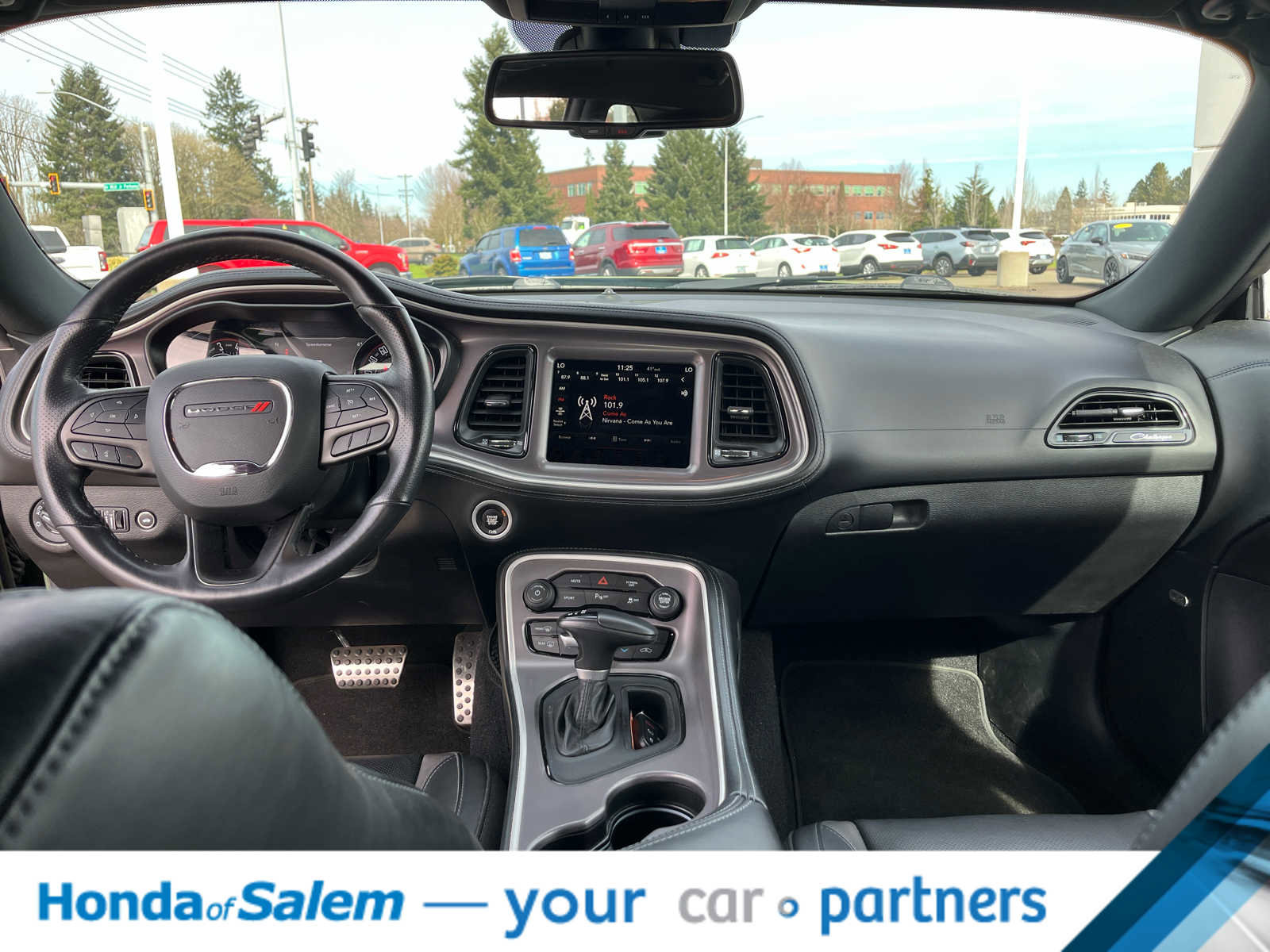 Used 2022 Dodge Challenger SXT w/ Plus Package image 10