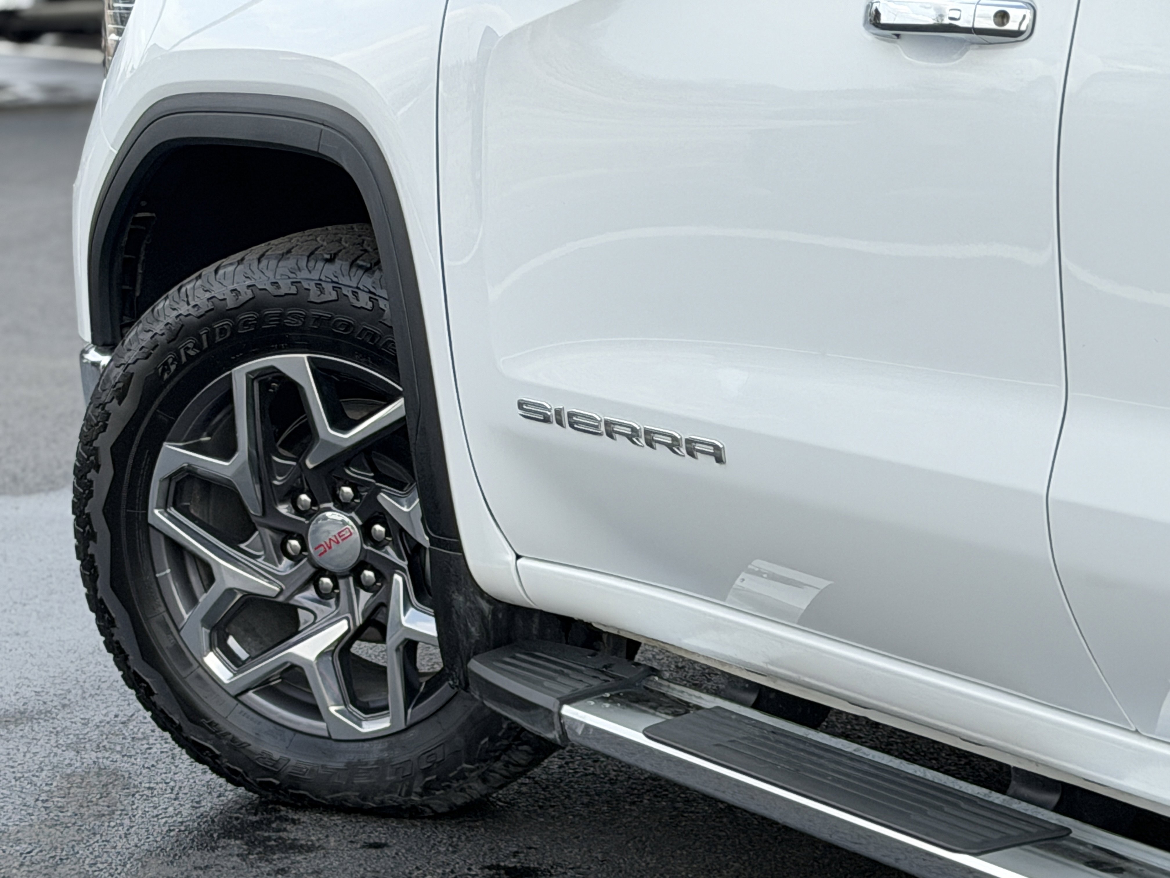 Used 2025 GMC Sierra 1500 SLT w/ SLT Premium Plus Package image 8