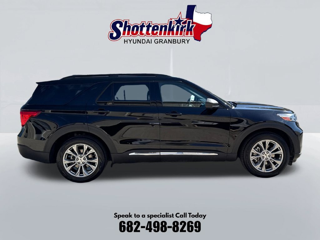 Used 2023 Ford Explorer XLT w/ Equipment Group 202A RWD image 5