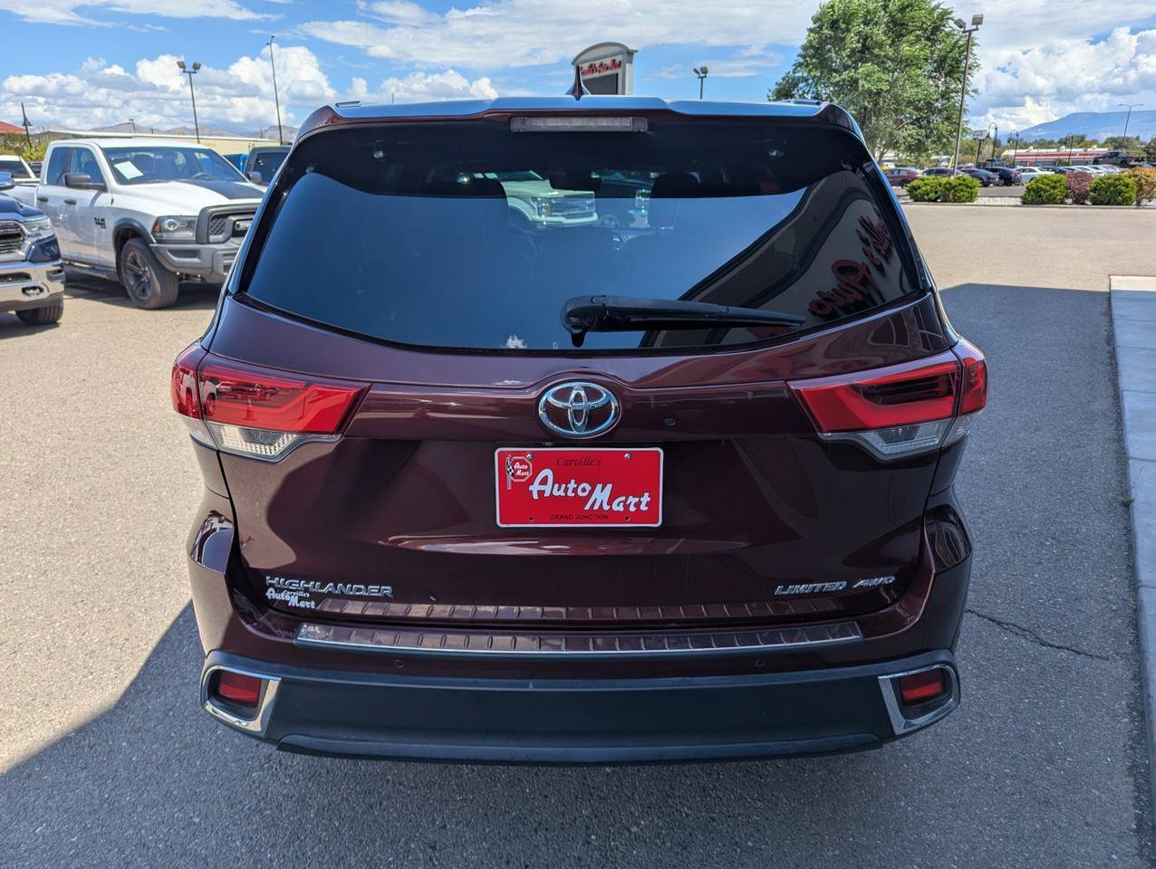 Used 2017 Toyota Highlander Limited AWD/4WD image 5