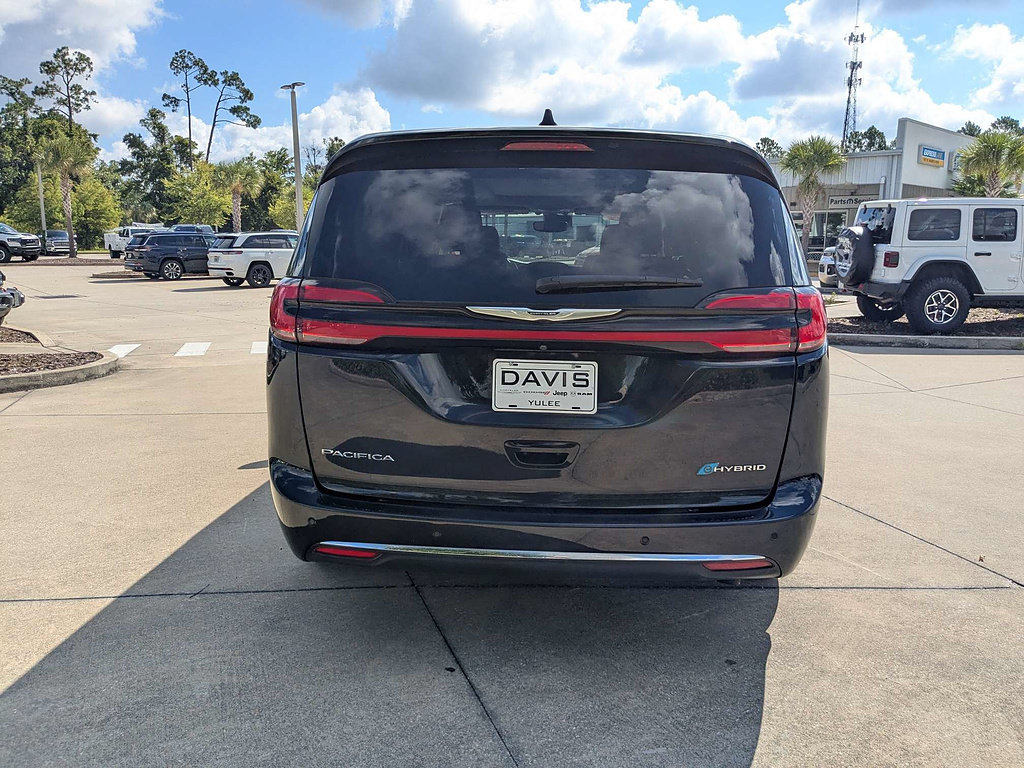 Certified 2023 Chrysler Pacifica Limited FWD image 4