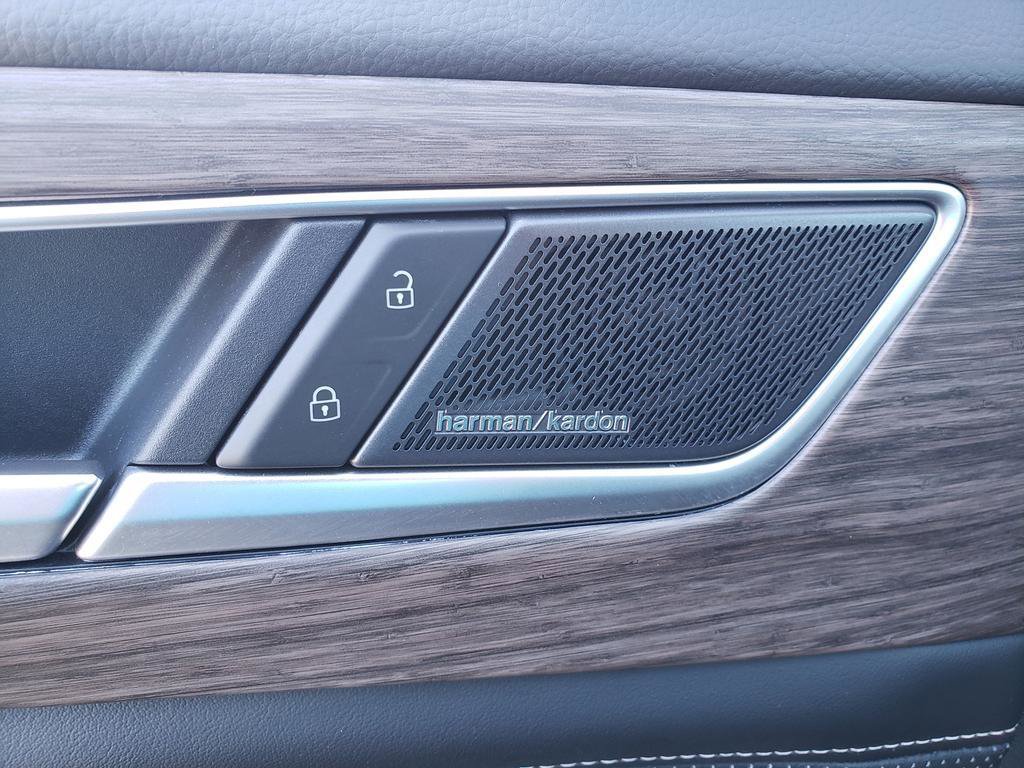 Used 2024 Volkswagen Atlas SEL Premium R-Line image 33