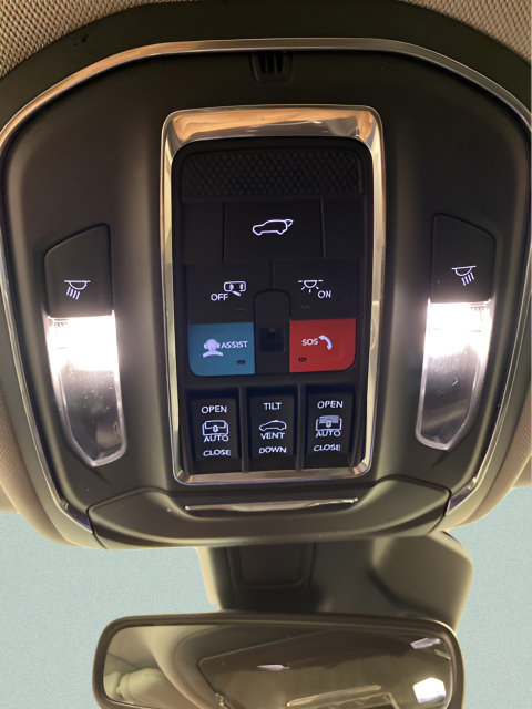 Used 2023 Jeep Grand Cherokee Limited AWD/4WD image 13