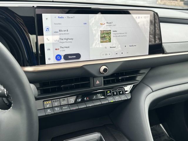 Used 2026 Toyota Crown Limited w/ Advanced Technology Package image 25