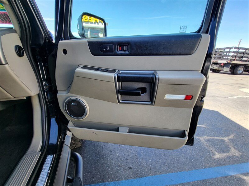 Used 2003 HUMMER H2 w/ Preferred Equipment Group AWD/4WD image 22