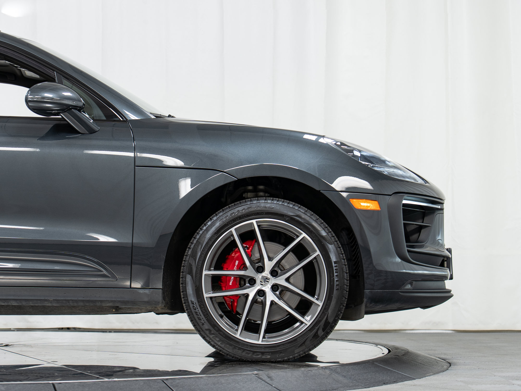 Certified 2022 Porsche Macan S AWD/4WD image 11