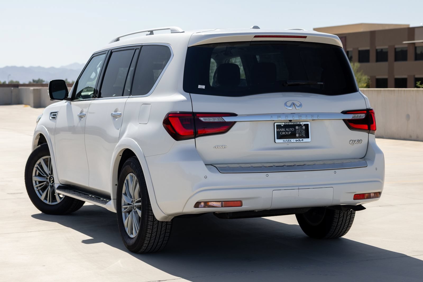 Used 2024 INFINITI QX80 Luxe AWD/4WD image 4
