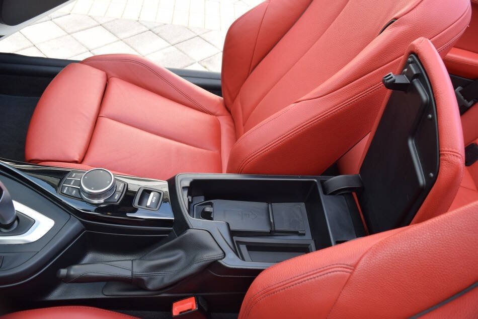 Used 2021 BMW 230i xDrive Convertible AWD/4WD image 60