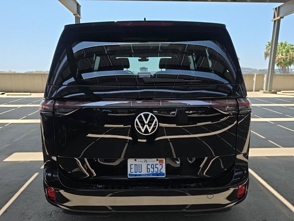 Used 2025 Volkswagen ID. Buzz Pro S Plus AWD/4WD image 11