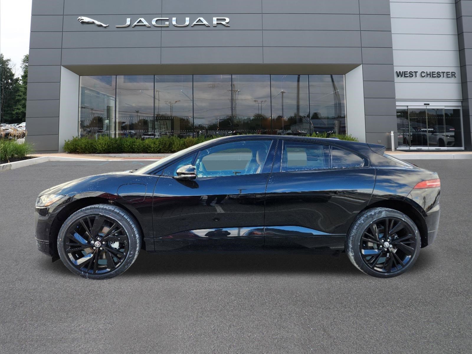 Used 2024 Jaguar I-PACE R-Dynamic HSE AWD/4WD image 3