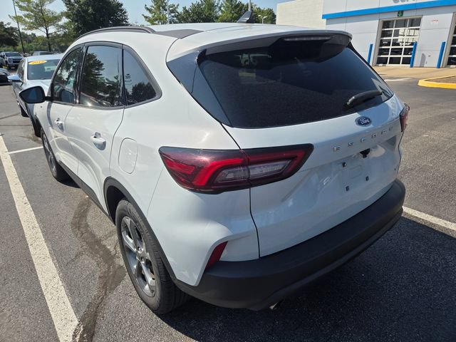 Used 2025 Ford Escape ST-Line Select AWD/4WD image 7