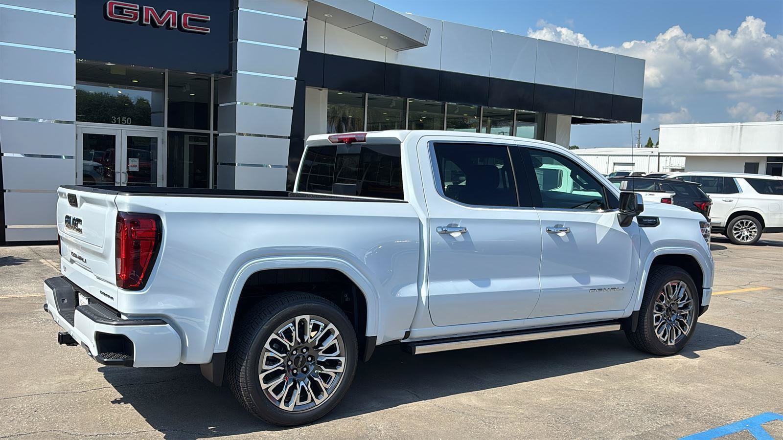 New 2026 GMC Sierra 1500 Denali Ultimate AWD/4WD image 8