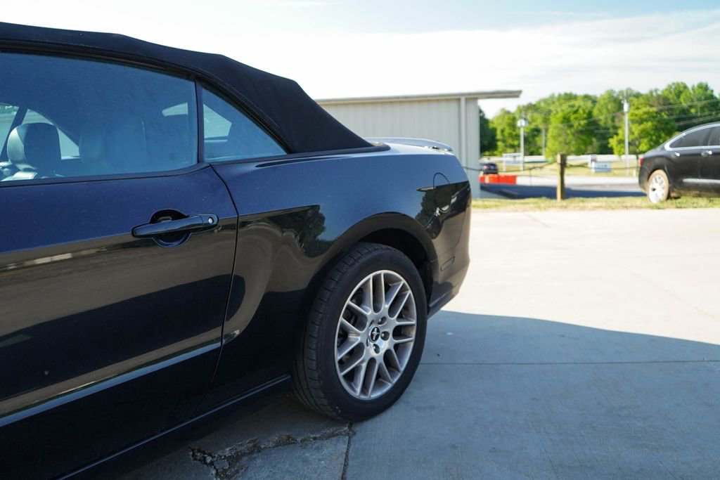 Used 2013 Ford Mustang GT Premium w/ Security Pkg image 19