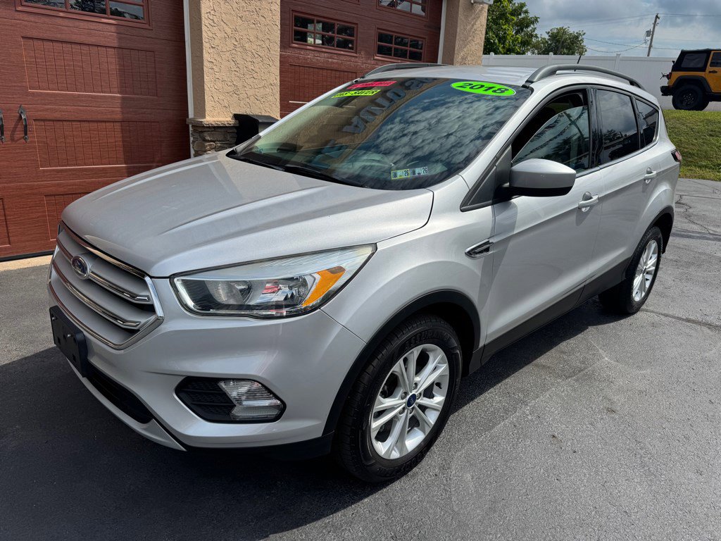 Used 2018 Ford Escape SE w/ SE Sync 3 Package image 2