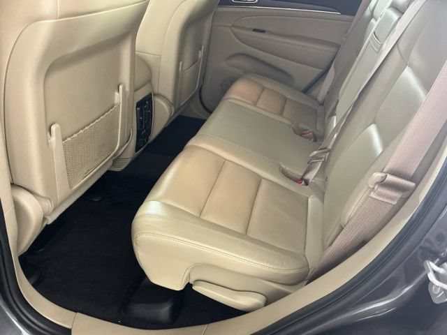 Used 2017 Jeep Grand Cherokee Limited AWD/4WD image 10
