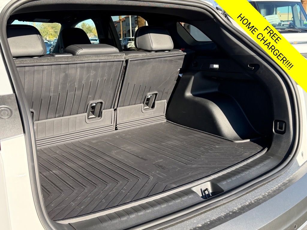 New 2026 Chevrolet Blazer EV LT image 9