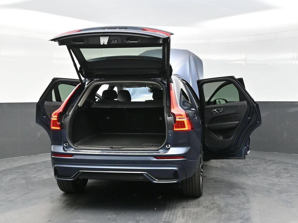 Used 2024 Volvo XC60 B5 Plus w/ Protection Package Premier AWD/4WD image 40