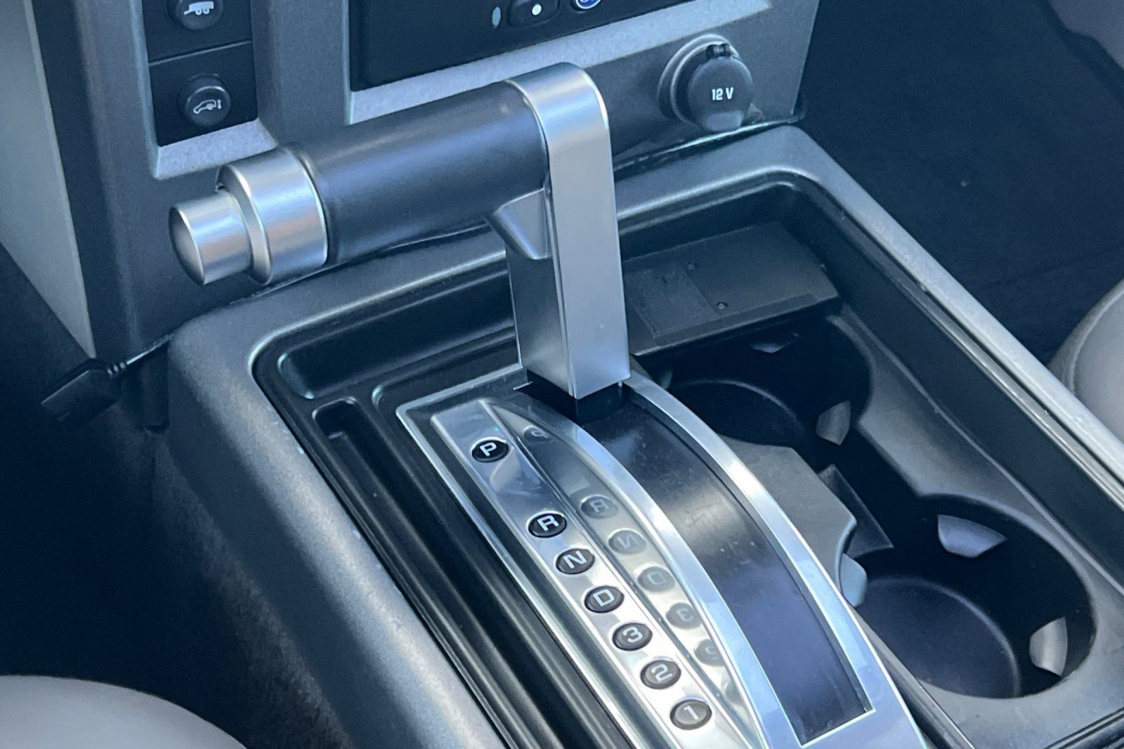 Used 2004 HUMMER H2 w/ Preferred Equipment Group image 19