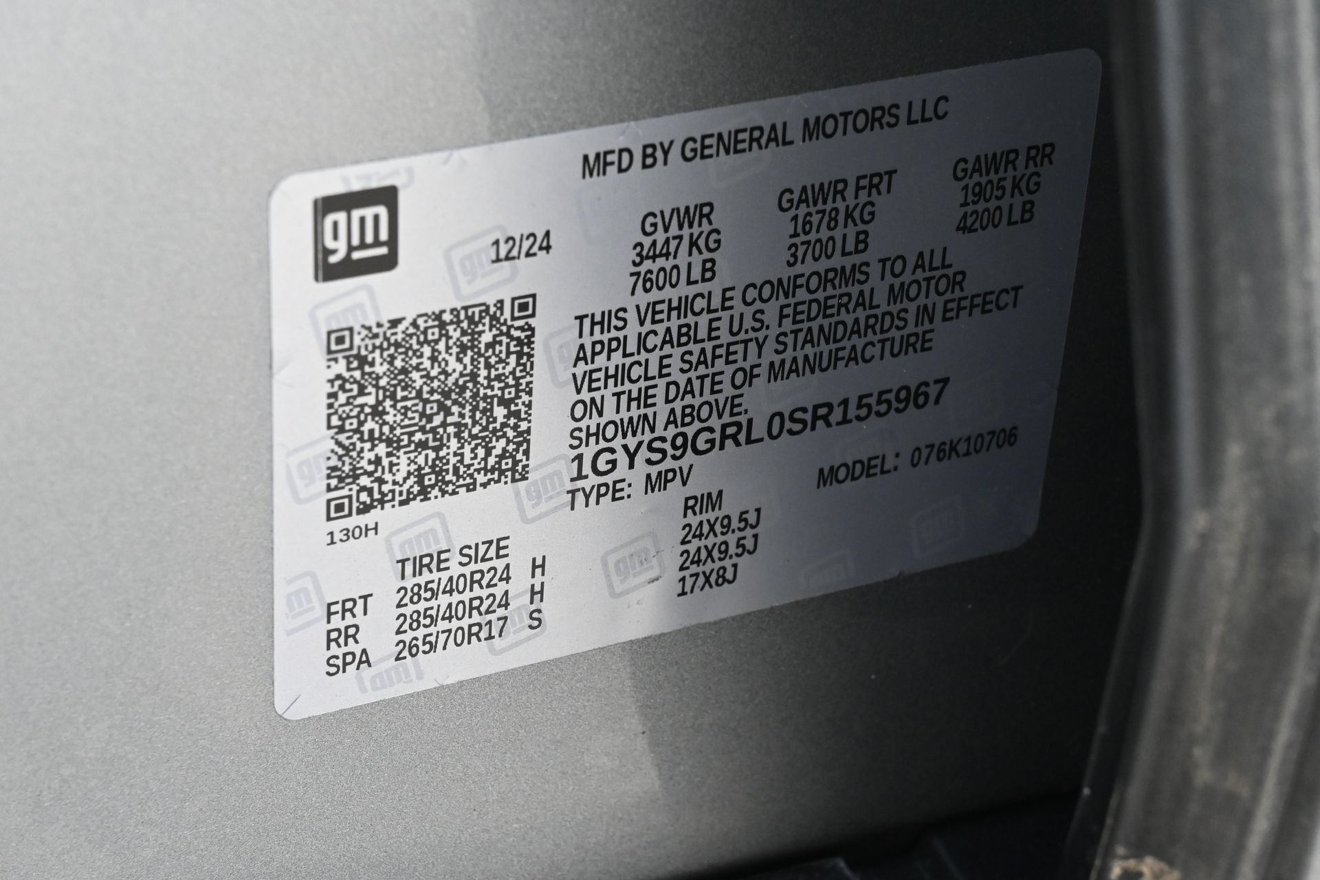 Certified 2025 Cadillac Escalade Sport Platinum w/ LPO, Floor Liner Package AWD/4WD image 31