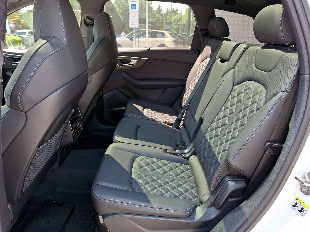 Certified 2026 Audi SQ7 Premium Plus AWD/4WD image 10