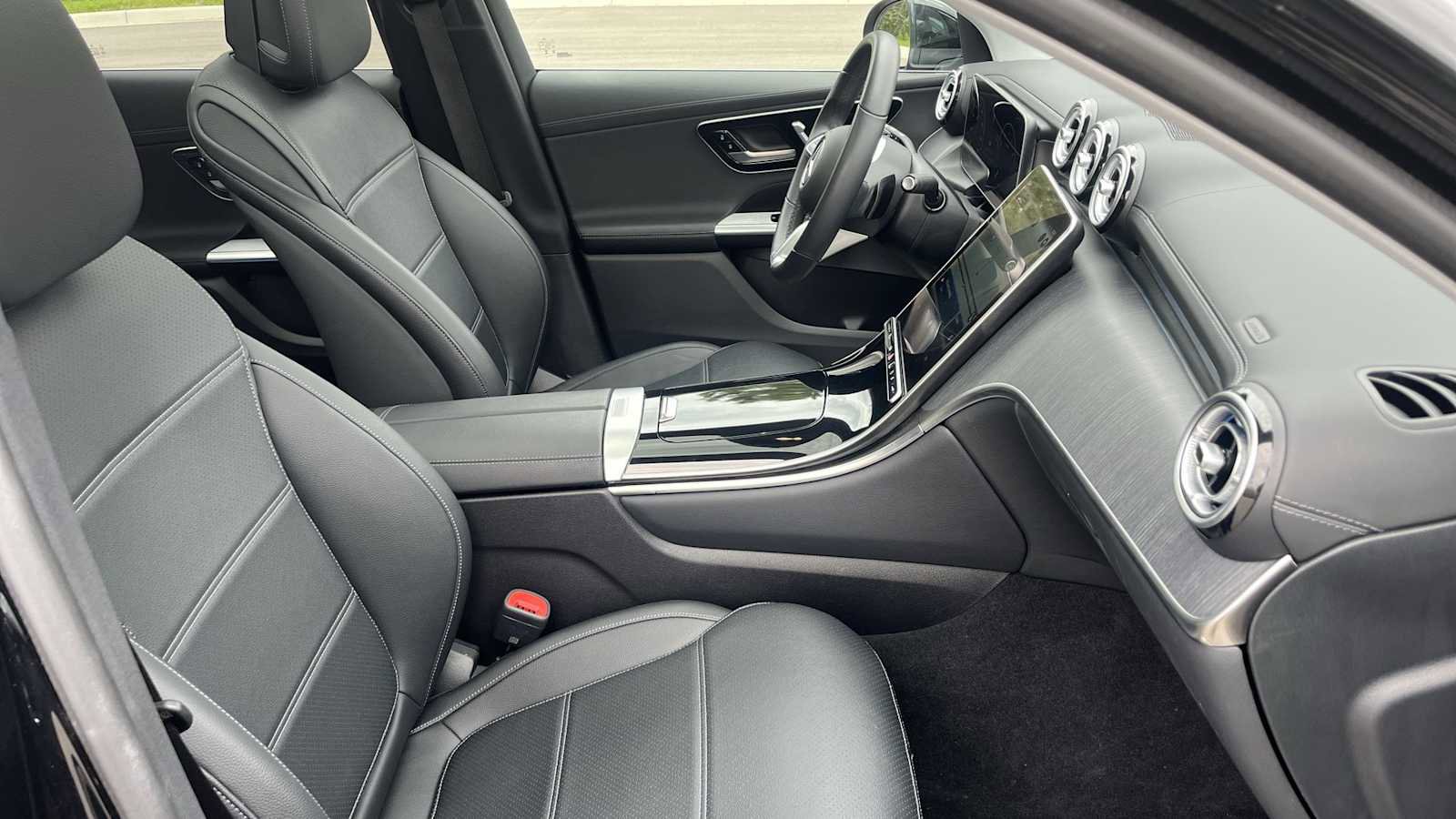 Used 2023 Mercedes-Benz GLC 300 4MATIC image 10