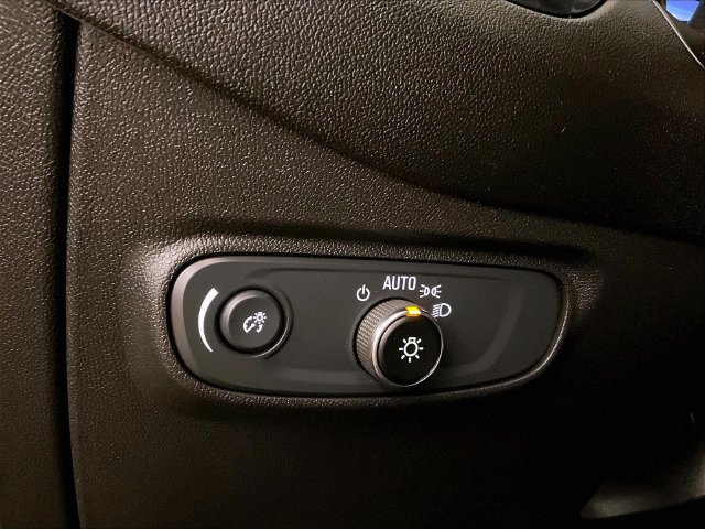 Used 2024 Chevrolet Equinox LT FWD image 30
