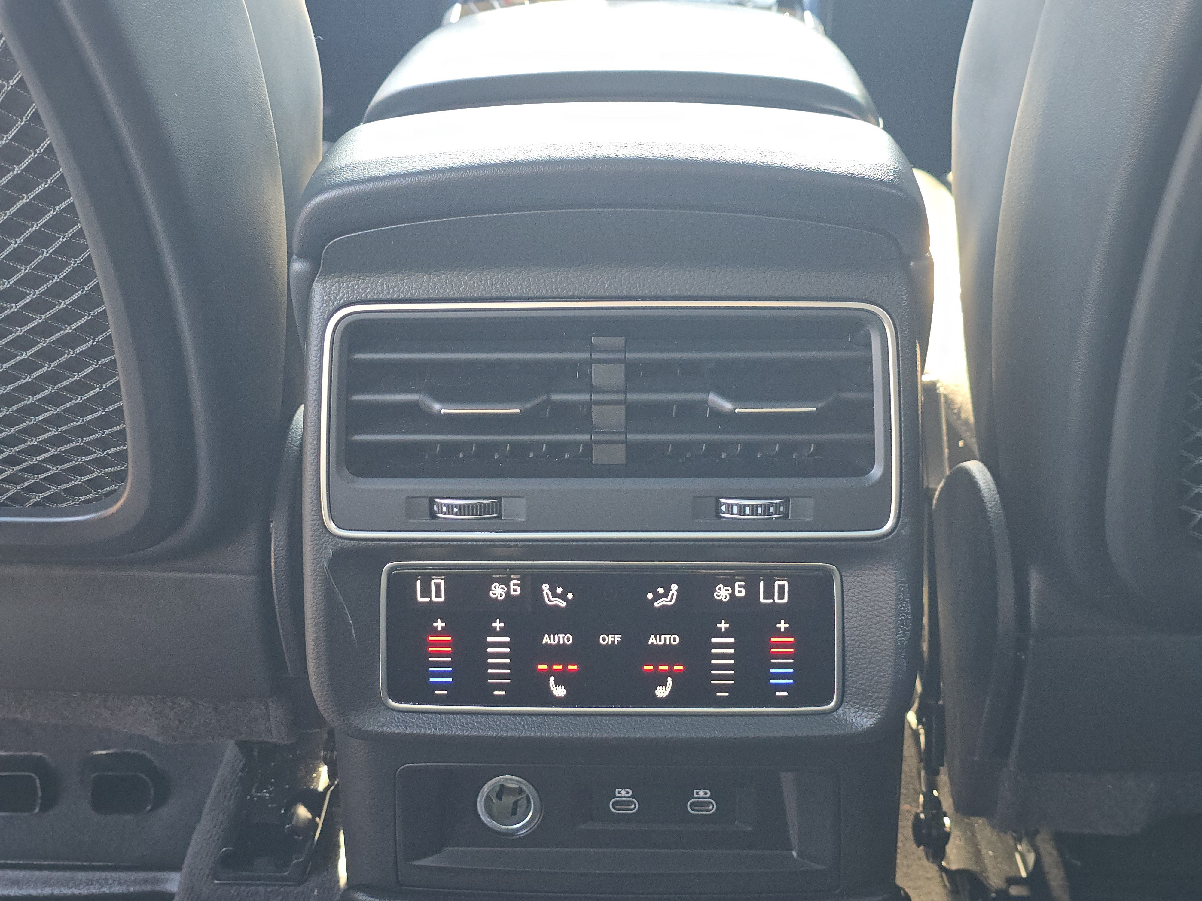 Certified 2023 Audi SQ7 Premium Plus w/ Executive Package AWD/4WD image 21