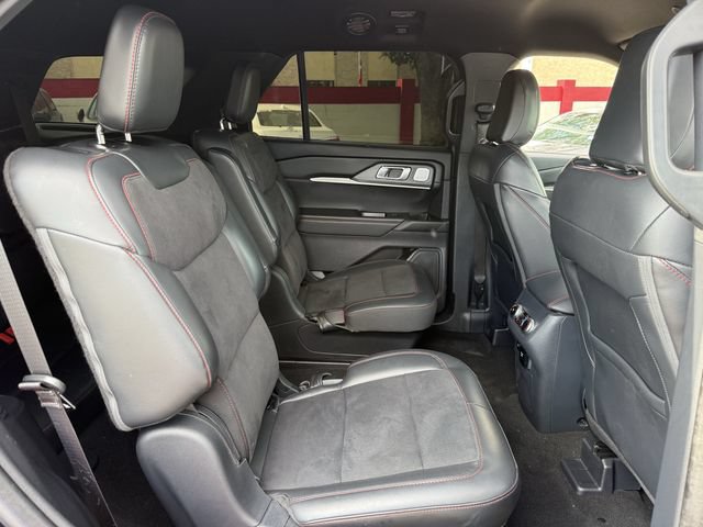 Used 2025 Ford Explorer ST RWD image 32