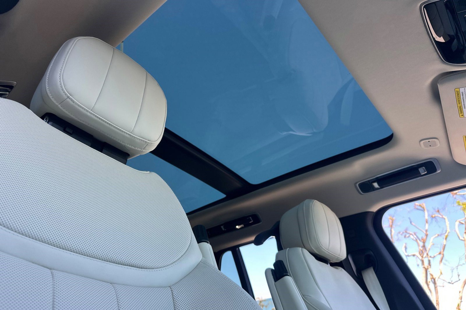 New 2026 Land Rover Range Rover SE image 22