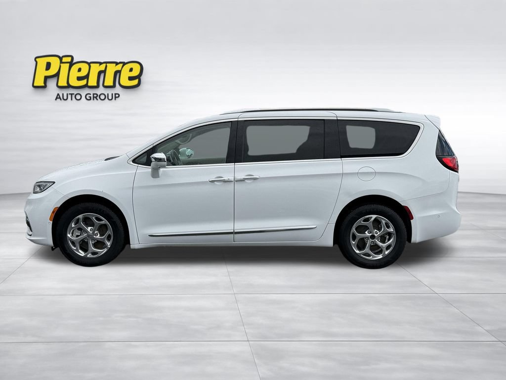 Used 2021 Chrysler Pacifica Limited w/ Premium & Safety Sphere Group AWD/4WD image 4