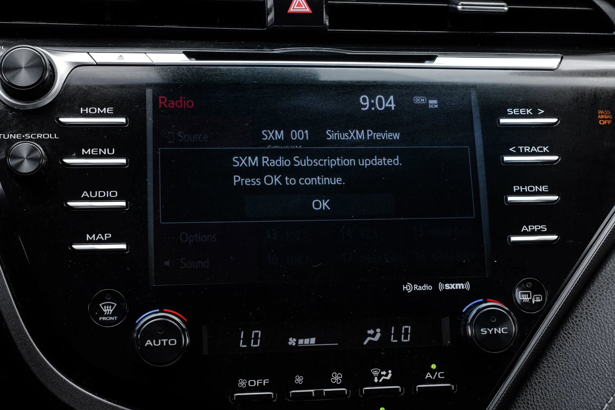 Used 2020 Toyota Camry XSE FWD image 32