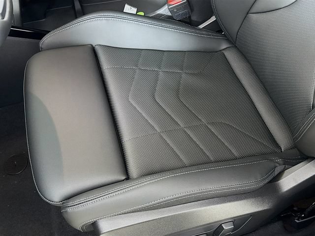 Used 2026 BMW X2 xDrive28i w/ Technology Package AWD/4WD image 19