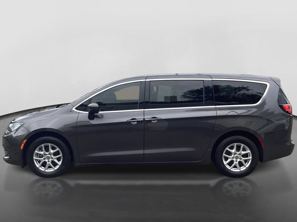 Used 2022 Chrysler Voyager LX FWD image 8