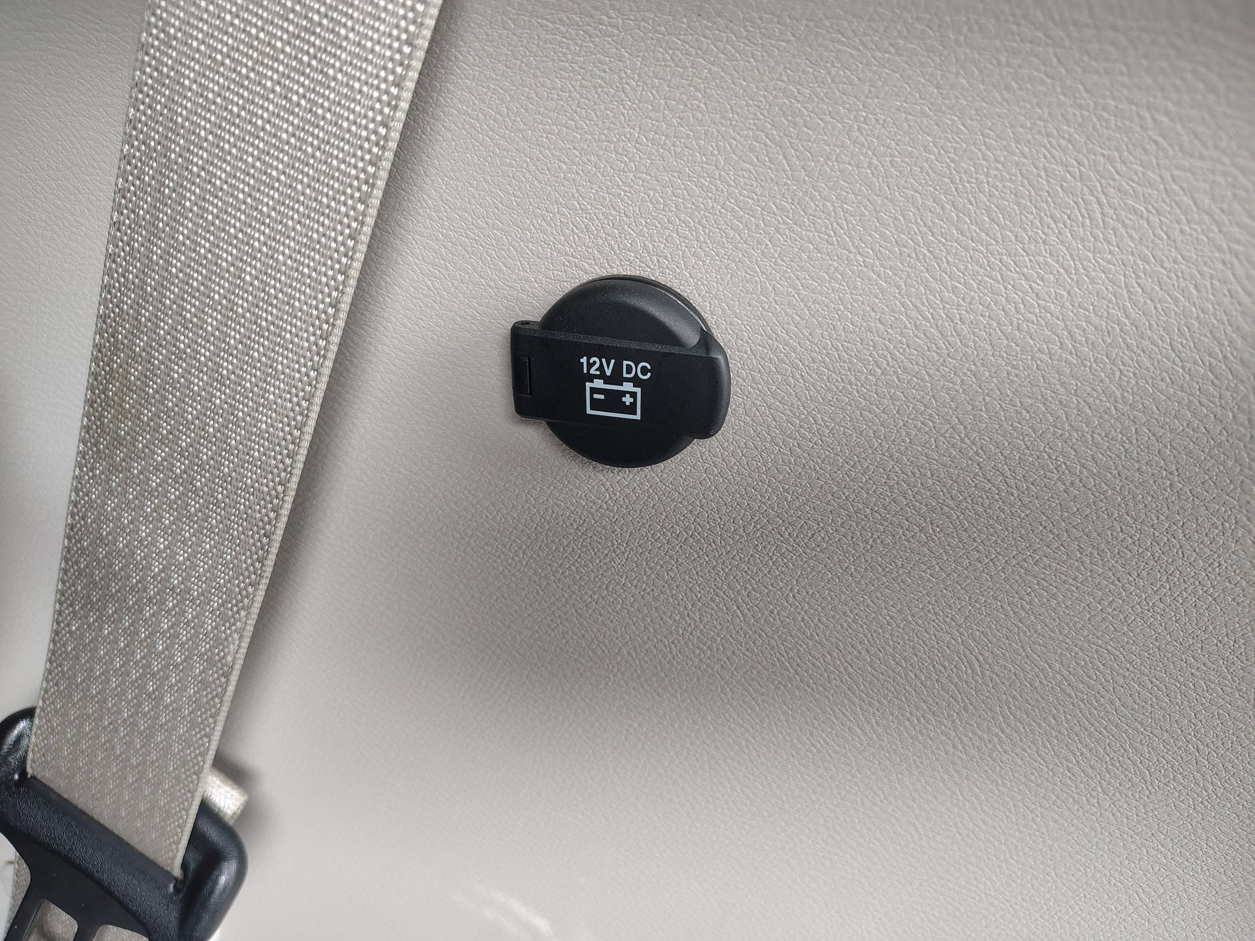 Certified 2024 Chrysler Voyager LX FWD image 12