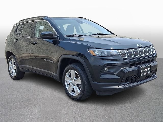 Used 2022 Jeep Compass Latitude w/ Convenience Group AWD/4WD image 3