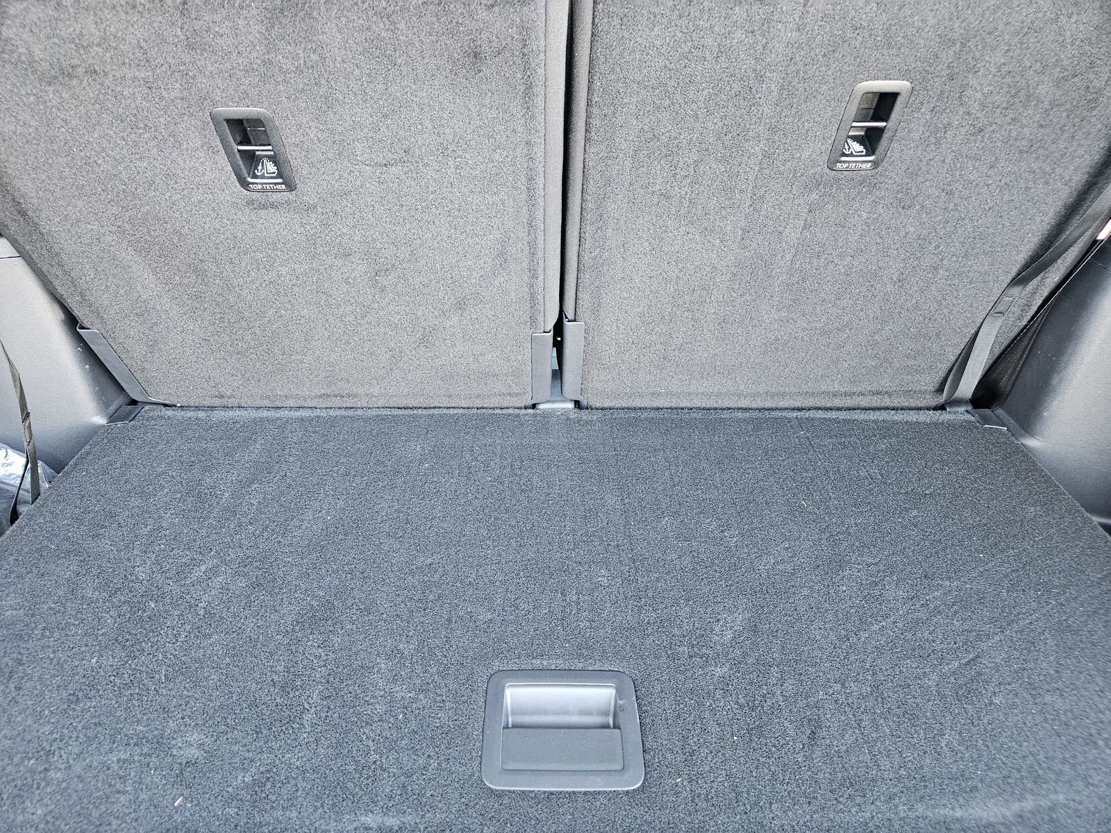 Used 2025 Volkswagen Atlas SEL Premium R-Line image 37