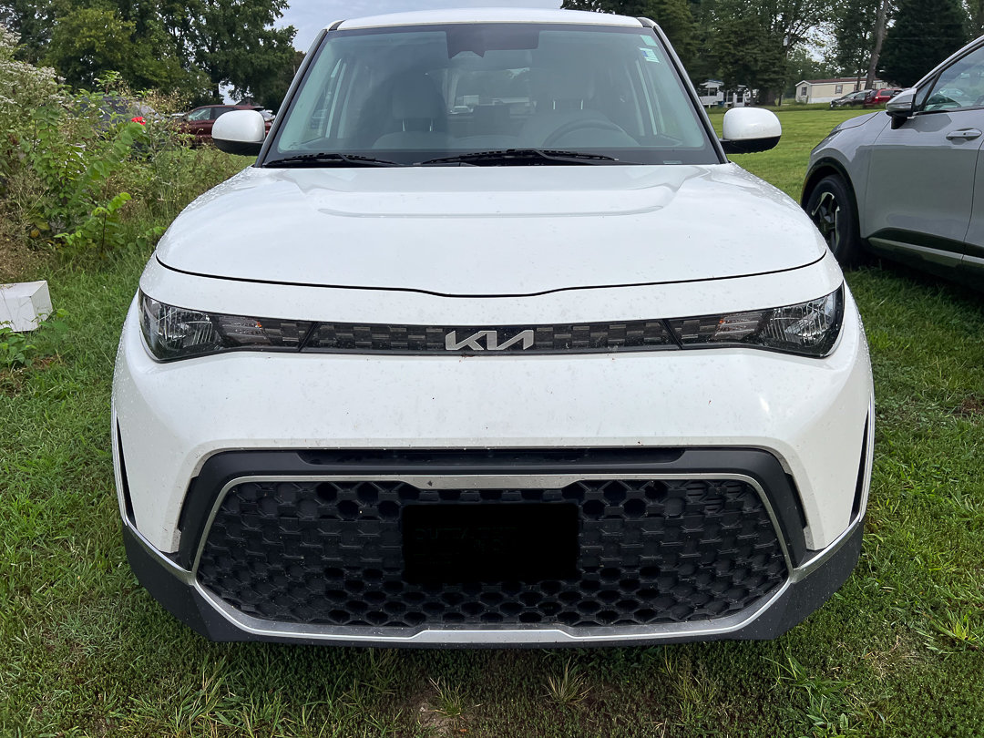 Used 2025 Kia Soul LX w/ LX Technology Package FWD image 9