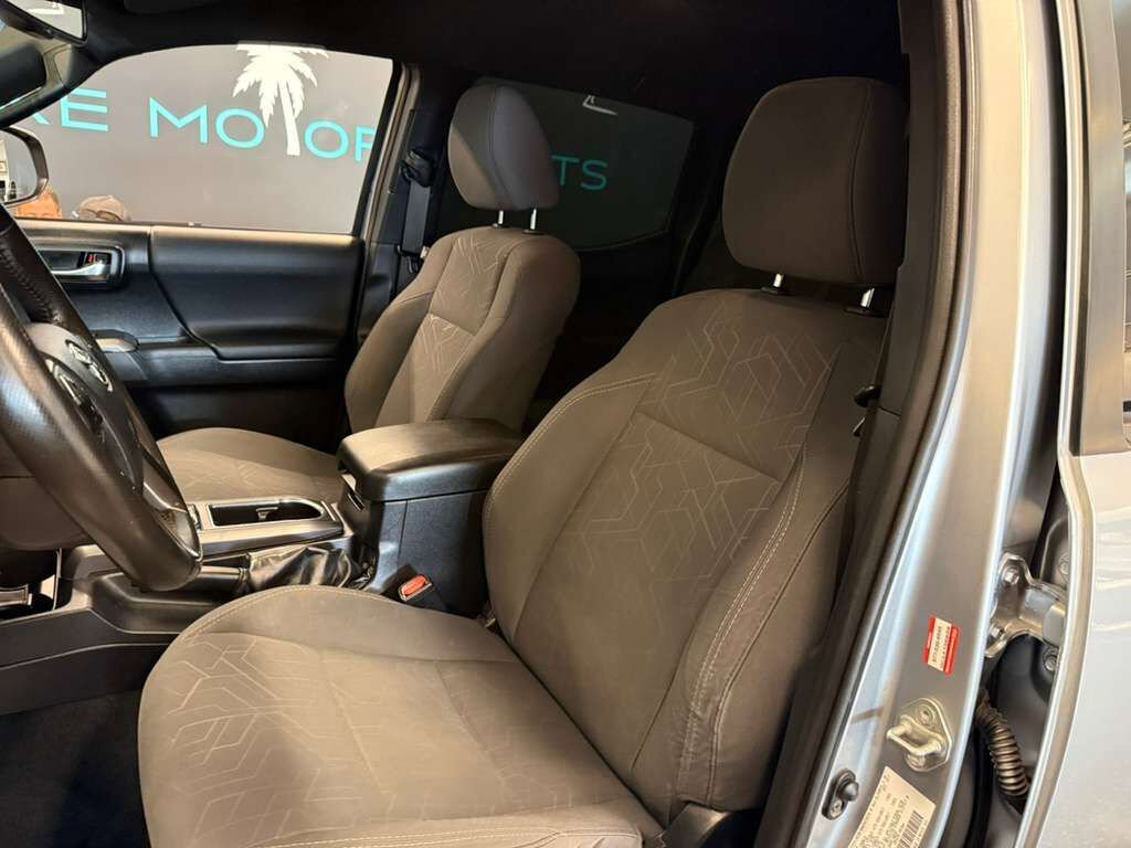 Used 2017 Toyota Tacoma TRD Sport w/ Tow Package image 10