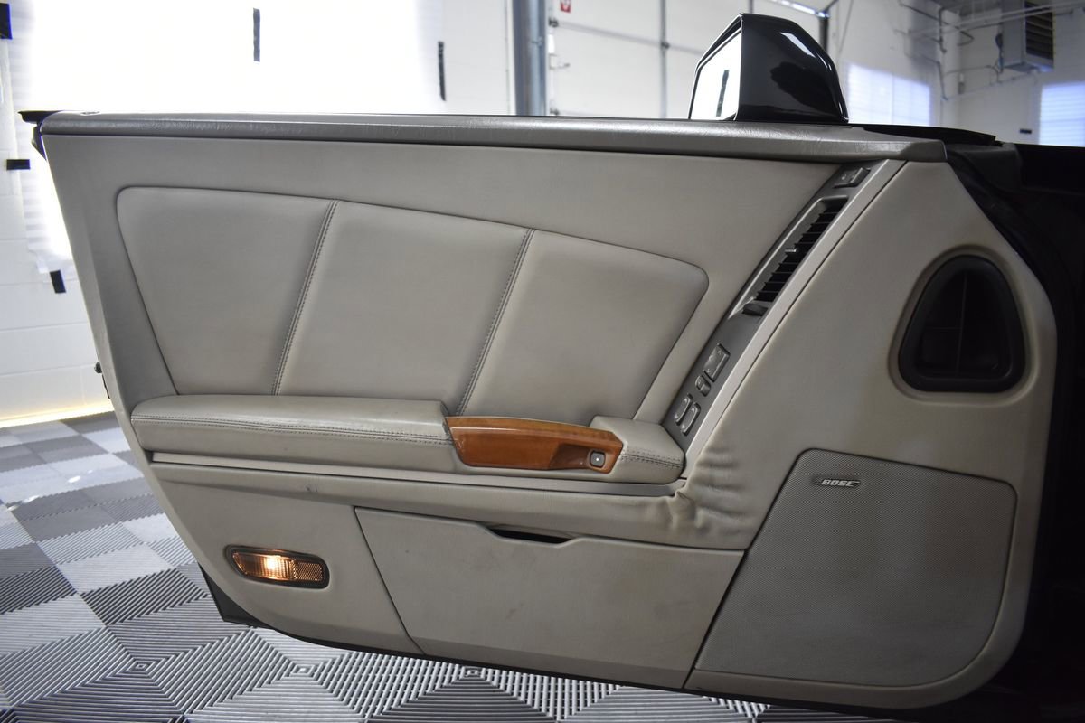 Used 2005 Cadillac XLR image 23