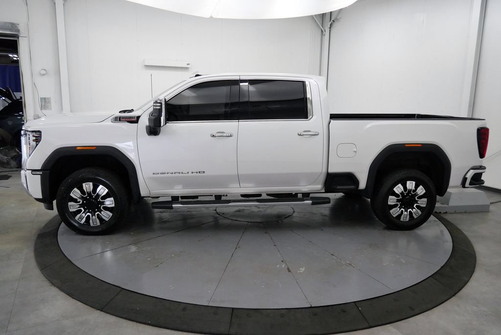 Used 2024 GMC Sierra 2500 Denali w/ Denali Reserve Package AWD/4WD image 4