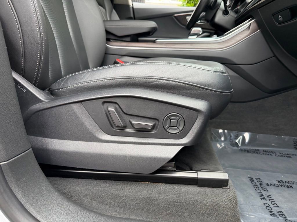 Used 2019 Audi Q8 Premium Plus w/ Premium Plus AWD/4WD image 35