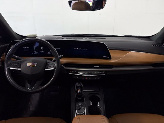 Used 2024 Cadillac XT4 Premium Luxury w/ Technology Package FWD image 30