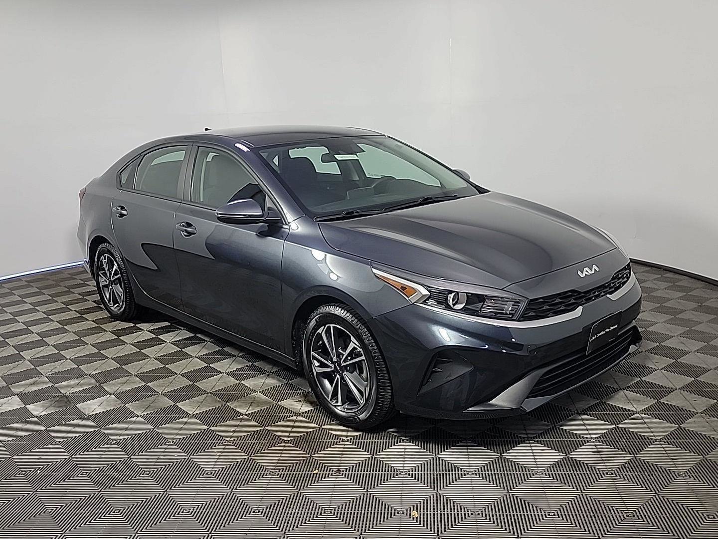 Used 2022 Kia Forte LXS w/ LXS Technology Package image 1