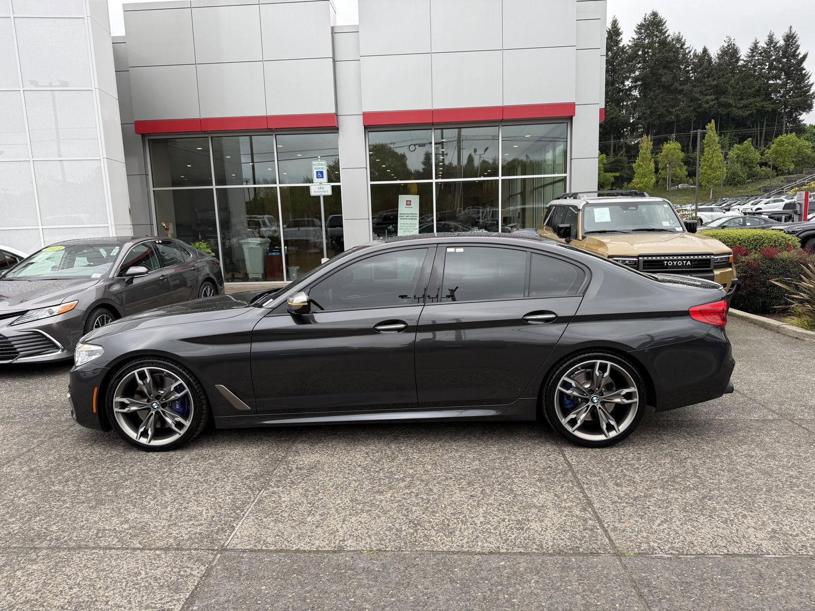 Used 2018 BMW M550i xDrive AWD/4WD image 2